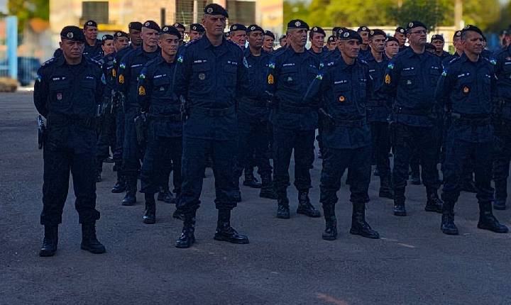 10º BPM REALIZA FORMATURA MILITAR EM COMEMORAÇÃO AOS 44 ANOS DA POLÍCIA MILITAR EM ROLIM DE MOURA/RO.