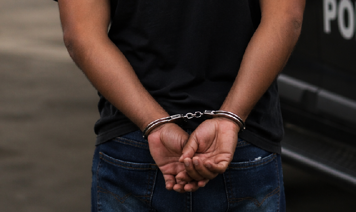 Acusado de estupro de vulnerável e ameaça é conduzido para presídio em Porto Velho