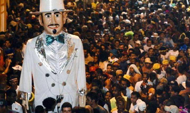 Aprovação de datas comemorativas e homenagens por comissão da Câmara