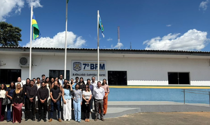 ARIQUEMES – ACADÊMICOS DE DIREITO CONHECEM ESTRUTURA E ROTINA ADMINISTRATIVA DO 7º BPM