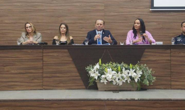 Assembleia Legislativa realiza homenagem a personalidades relevantes em Cacoal