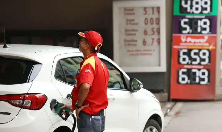 Aumento de etanol na gasolina divide opiniões sobre impacto em carros