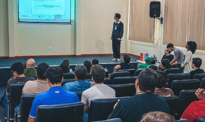 Béra Hackathon chega ao fim com jovens apresentando soluções para Porto Velho