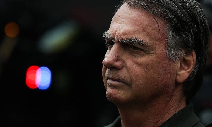 Bolsonaro pede ao STF para se consultar com a nora, que é dentista