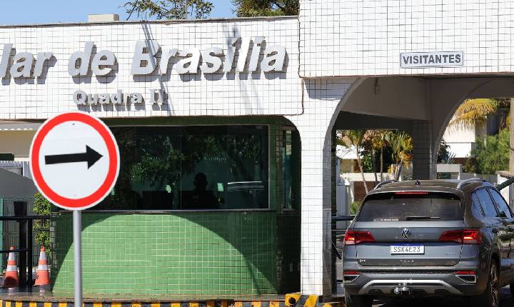 Bolsonaro recorre para anular proibição de visita na prisão domiciliar