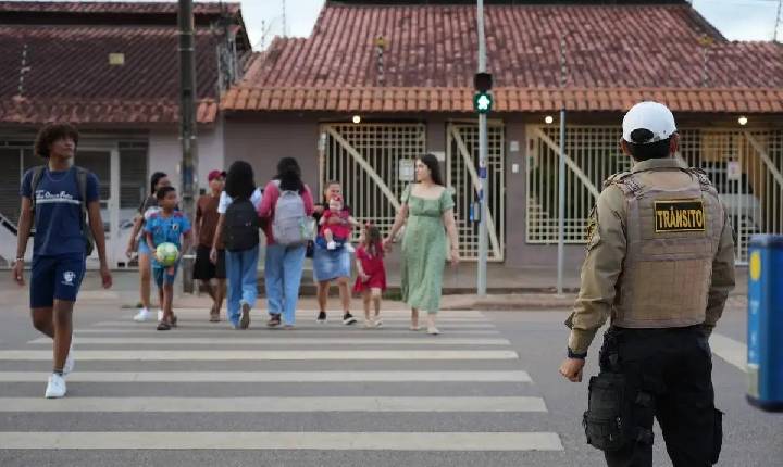Botoeiras proporcionam travessias mais seguras para pedestres