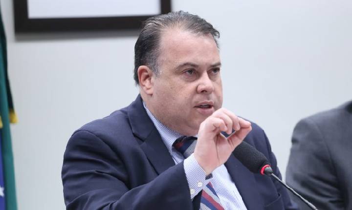 Comissão aprova projeto que cria programa de capacitação digital para pessoas idosas