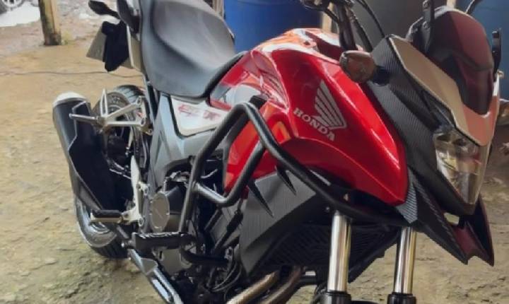 Criminosos armados invadem residência, mantêm família sob ameaça e roubam motocicleta na zona leste de Porto Velho
