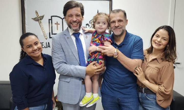 Delegado Camargo recebe famílias e reforça mobilização em defesa de crianças cardiopatas em Rondônia