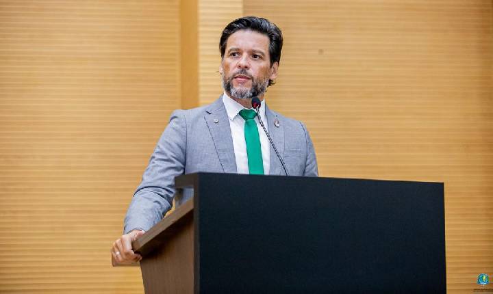 Delegado Camargo vota pela derrubada de veto a projeto que previa kits de higiene para mulheres vulneráveis