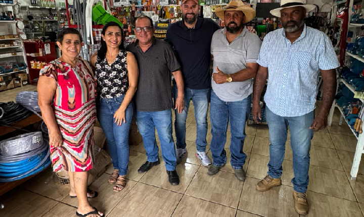Deputado Nim Barroso visita comércios em Urupá e ouve demandas de empresários