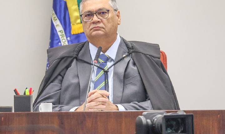 Dino determina afastamento do presidente do TCE do Maranhão 