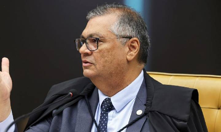 Dino ordena a liberação do sigilo nas investigações do filme Dark Horse