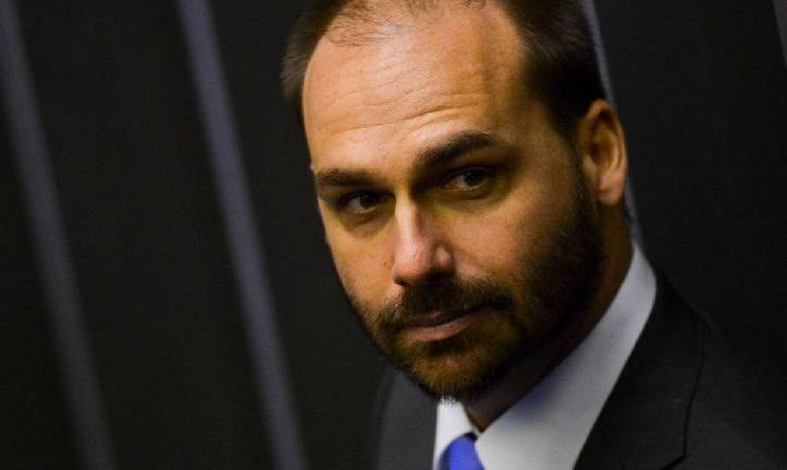Eduardo Bolsonaro é exonerado do cargo na Polícia Federal pelo Ministério da Justiça