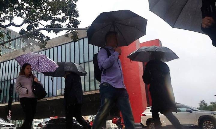 Estado de emergência em cidades do Vale do Ribeira devido a chuvas intensas em SP