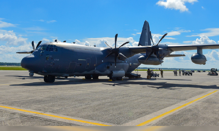 Exercício no Brasil conta com avião militar dos EUA