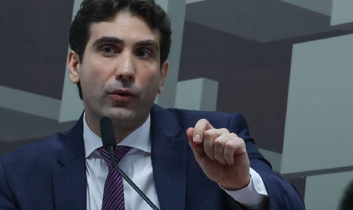 Galípolo critica empresas que pressionam para usar FGC