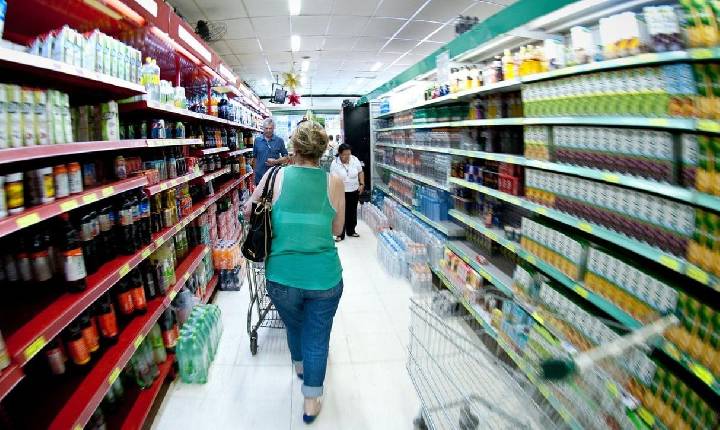 IBGE aponta redução de 0,6% na produção industrial de julho para agosto