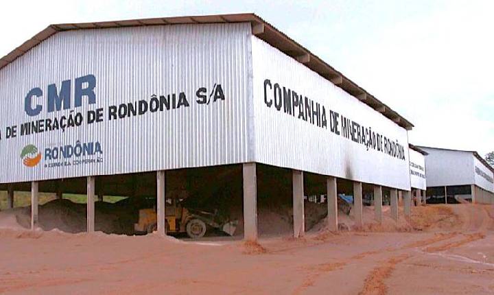 Jean Mendonça denuncia sucateamento da Usina de Calcário e alerta para prejuízos aos agricultores