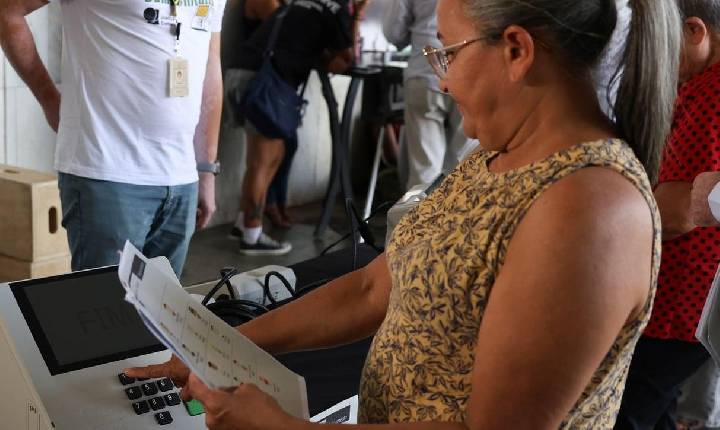 Mais de um milhão de colas eleitorais são distribuídas pelo TRE-RJ para a votação