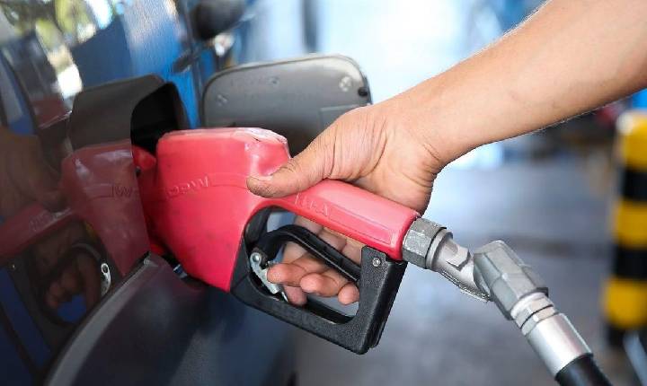 Manutenção do subsídio de R$ 2,12 ao diesel é esperada por mais 30 dias