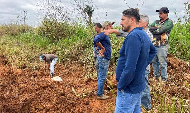 Márcio Pacele acompanha execução de manilhas e reforça melhorias no Ramal da Linha 1, em Extrema