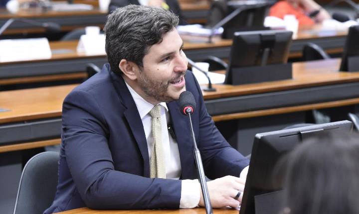 Maurício Carvalho garante avanço da PEC da Transposição na CCJ