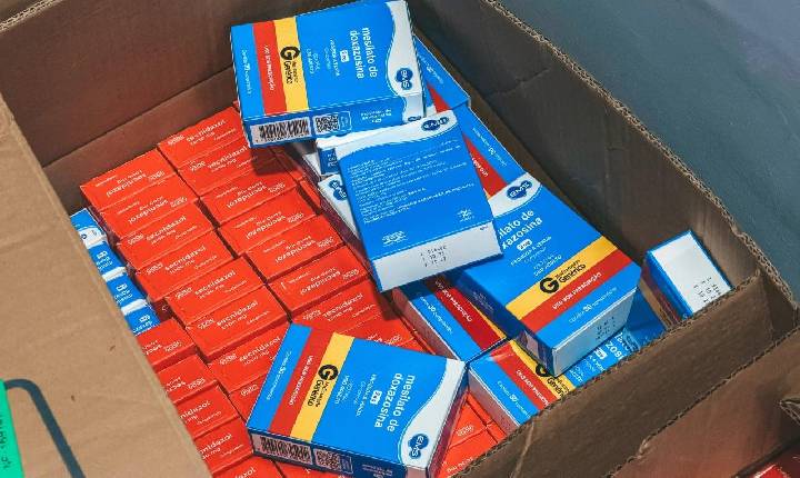 Medicamentos para variados tratamentos são recebidos pela rede de saúde municipal