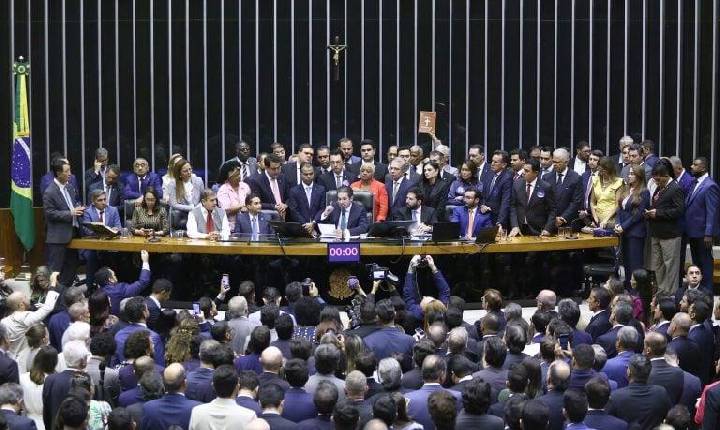 Mesa Diretora da Câmara é reeleita para novo período