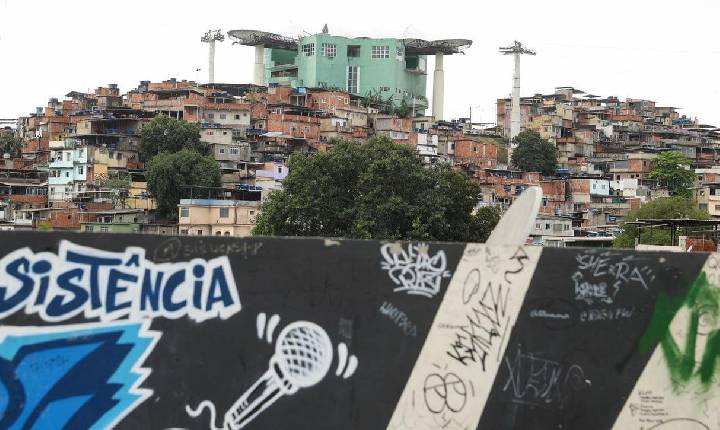 Moradores de favelas do Rio priorizam educação nas eleições