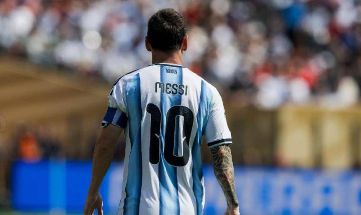 Motivos para a camisa 10 de Messi não ser utilizada por jogadores argentinos em amistosos recentes