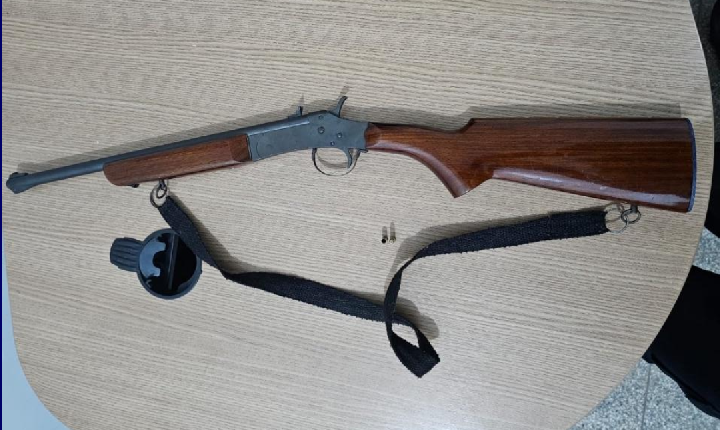 Mulher é conduzida após disparo de arma de fogo durante discussão com o companheiro em Espigão do Oeste