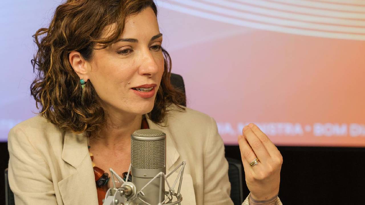 Mulheres agregam diversidade na mesa do trabalhador, diz ministra