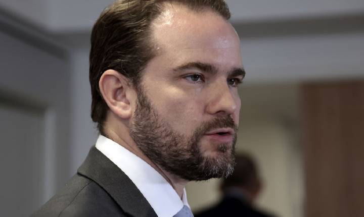 Novo Desenrola já beneficiou 6 milhões de pessoas, diz Dario Durigan