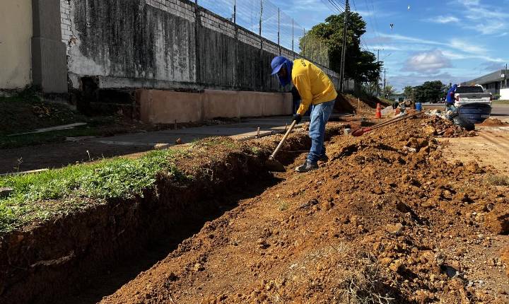Obras do terceiro jardim de chuva entram em execução e ampliam ações de drenagem e paisagismo