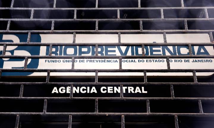 Operação contra Castro mira aportes de R$ 3,6 bi em fundos do Master