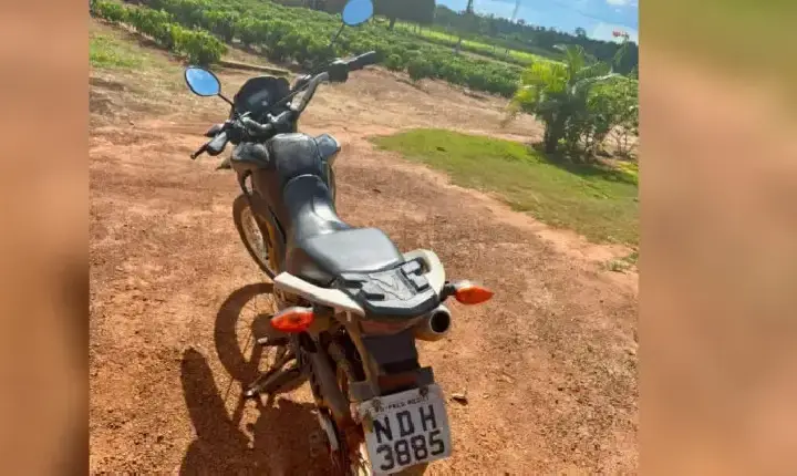 PMRO recupera motocicleta roubada e prende dois homens em São Miguel do Guaporé