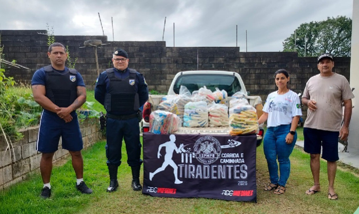 Polícia Militar realiza entrega de alimentos arrecadados na 3ª Corrida e Caminhada Tiradentes