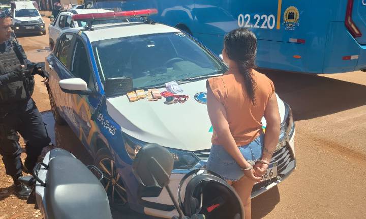 Policiais militares, após intensas buscas por  vias percorridas pela suspeita, conseguem prender estelionatária que aplicava golpes na venda de motocicletas