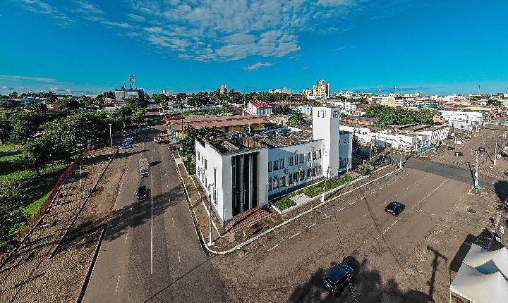 Prefeitura lança concurso da Semec com salários de até R$ 18 mil