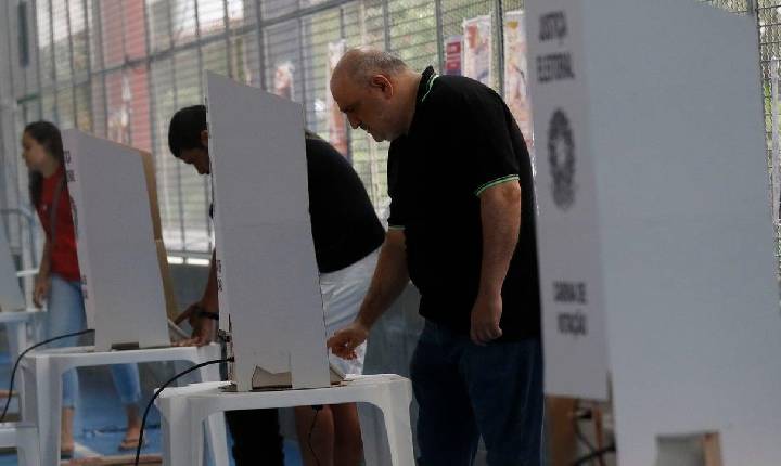 Prioridade no voto: quem são os eleitores com vantagens