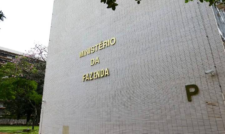 Projeção do PIB é ajustada para 2% em 2026 e 2,3% em 2027 pelo governo