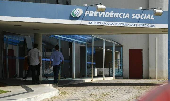 Proposta visa garantir ligações gratuitas para centrais do INSS e do Ministério do Trabalho