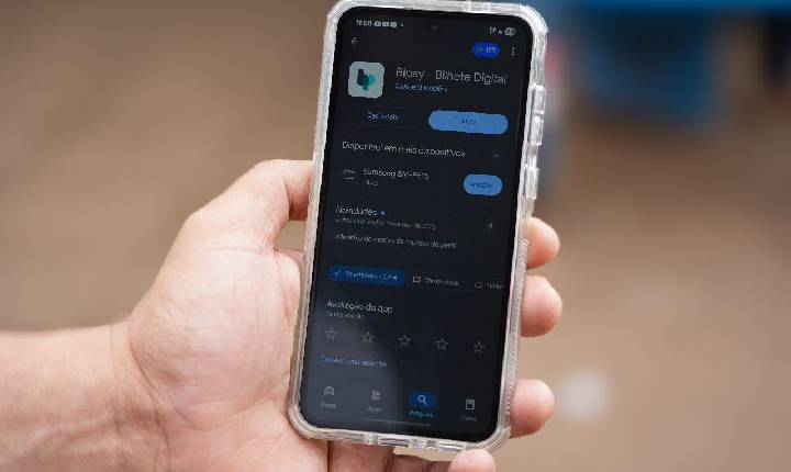 Recarga digital do ComCard auxilia o dia a dia de quem utiliza o transporte coletivo