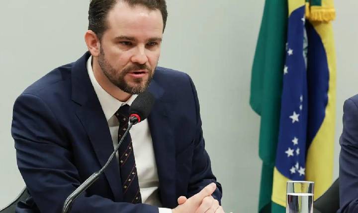 Recebimento de recursos do crime organizado por financiador do filme Dark Horse