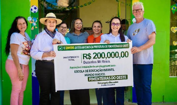 Rosangela Donadon entrega R$ 200 mil para aquisição de playground da Escola Mundo Mágico em Pimenteiras do Oeste