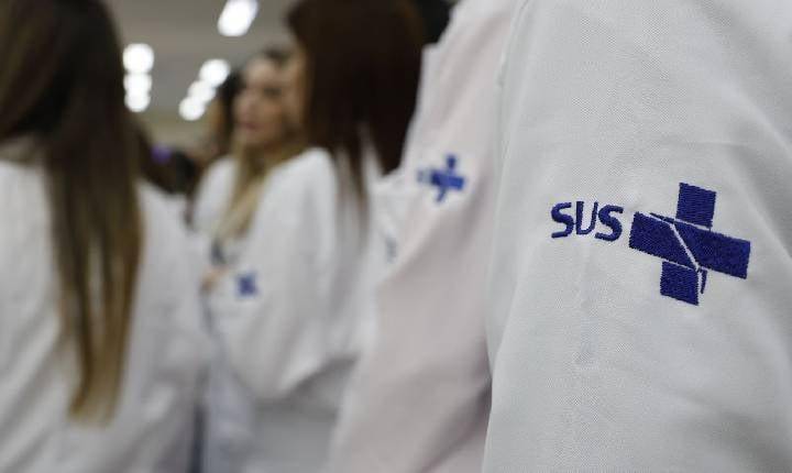 Saúde estende atuação de 676 médicos especialistas no SUS
