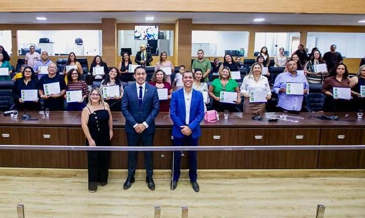 Sessão proposta por Eyder Brasil homenageia orientadores educacionais de Rondônia