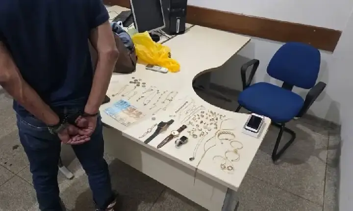 Suspeito é preso após perseguição e PM recupera objetos furtados em RO