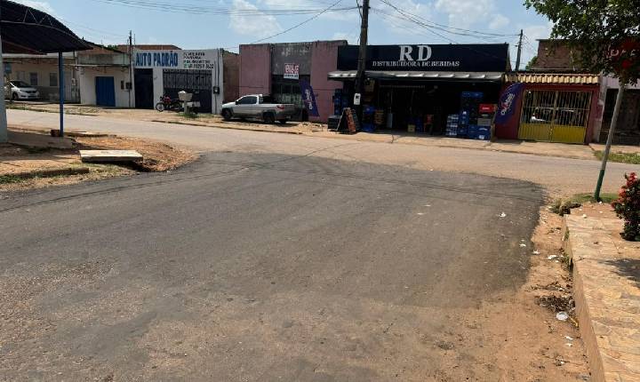 Tapa-buracos melhora condições de tráfego na Rua Percy Holder após solicitação do vereador Edimilson Dourado